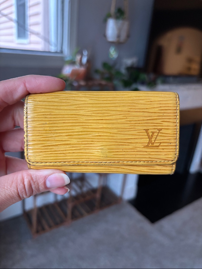 Louis Vuitton Womens Yellow Epi Leather 4 Ring Key Holder